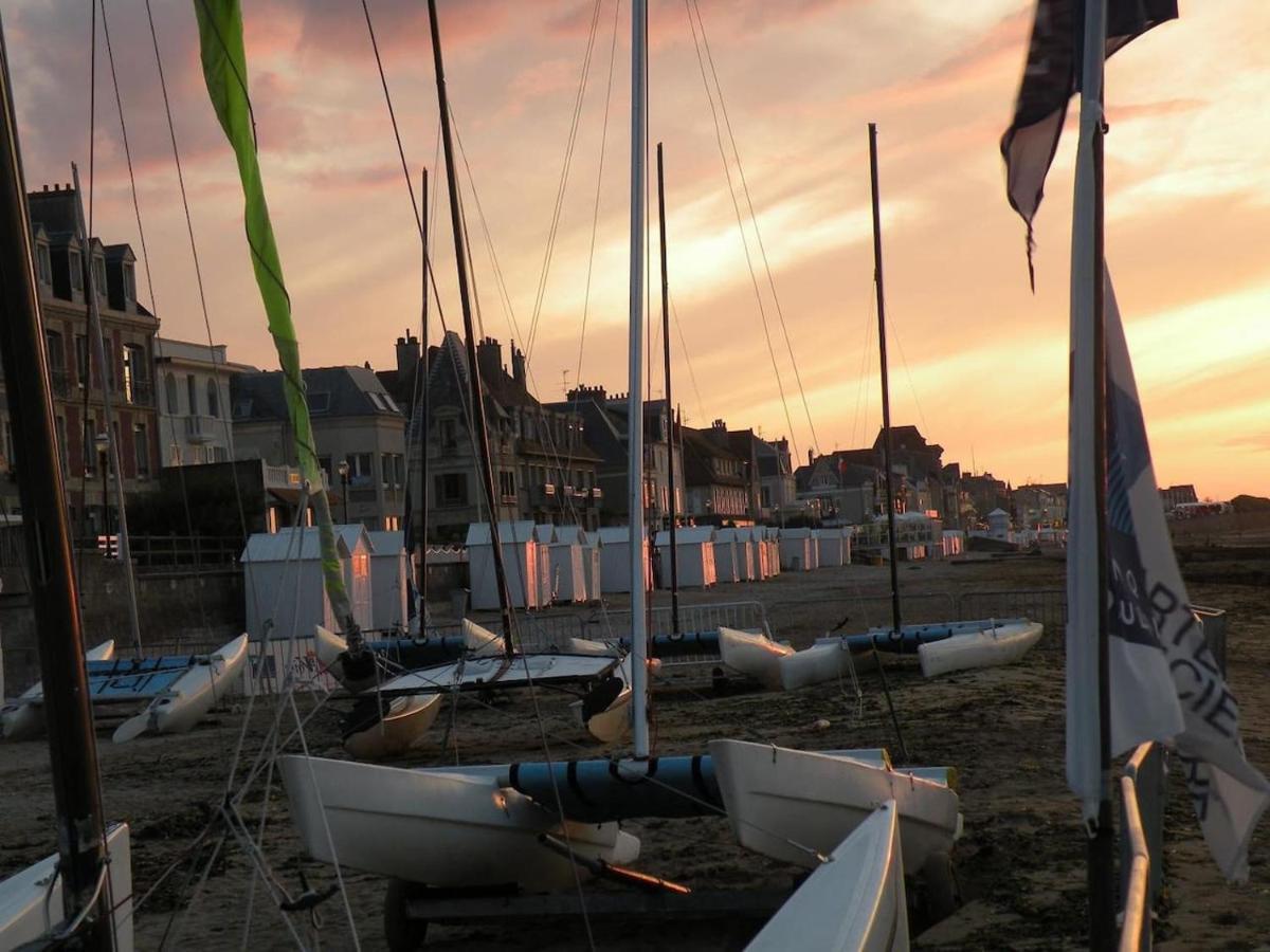 Villa Johnson's house les pieds dans l'eau à Saint-Aubin-Sur-Mer  Extérieur photo